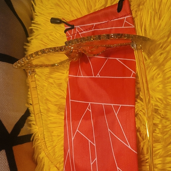 Oversized Square Bling Sunglasses - Picture 4 of 4